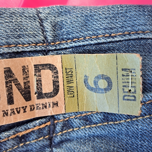 OLD NAVY DENIM SHORTS - Picture 6 of 7